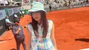 Keseruan Raline Shah selama di Eropa bermula saat menghadiri Canne Film Festival. Belum enggan pulang, jebolan kontes Puteri Indonesia 2008 ini sering meluangkan waktu bareng sosialita di Eropa. (Liputan6.com/IG/ralineshah)