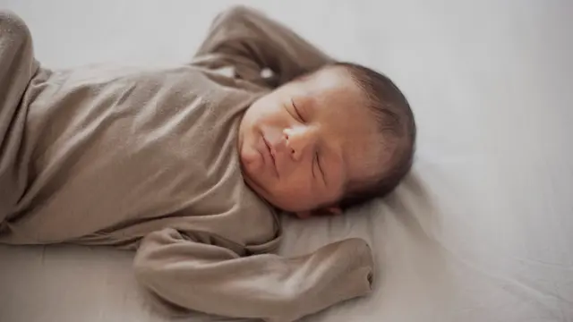 Tentu, ini adalah artikel lengkap tentang nama bayi laki-laki yang lahir pada hari Jumat, dengan estimasi panjang sekitar 2000 kata.