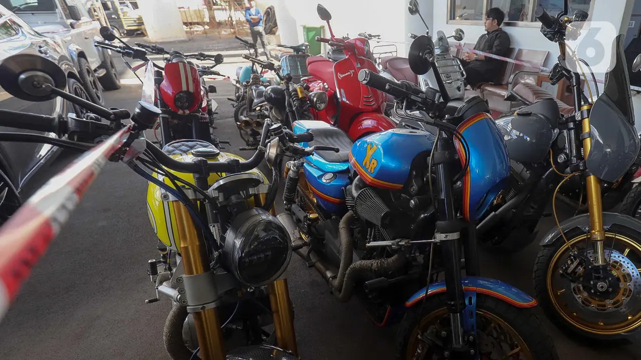 Terkait Suap Putusan Lepas Ekspor CPO, Kejagung Sita Empat Mobil dan Puluhan Motor Mewah