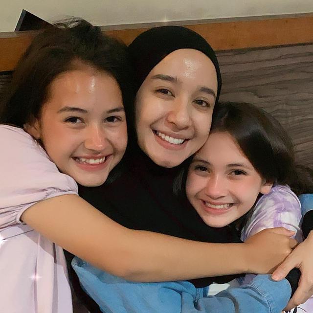 6 Momen Temu Kangen Sandrinna Michelle dan Laudya Cynthia Bella, Lepas Rindu