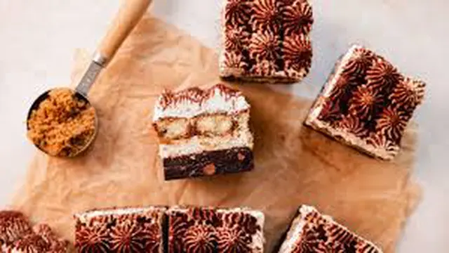 Lapisan Brownies dan Tiramissu