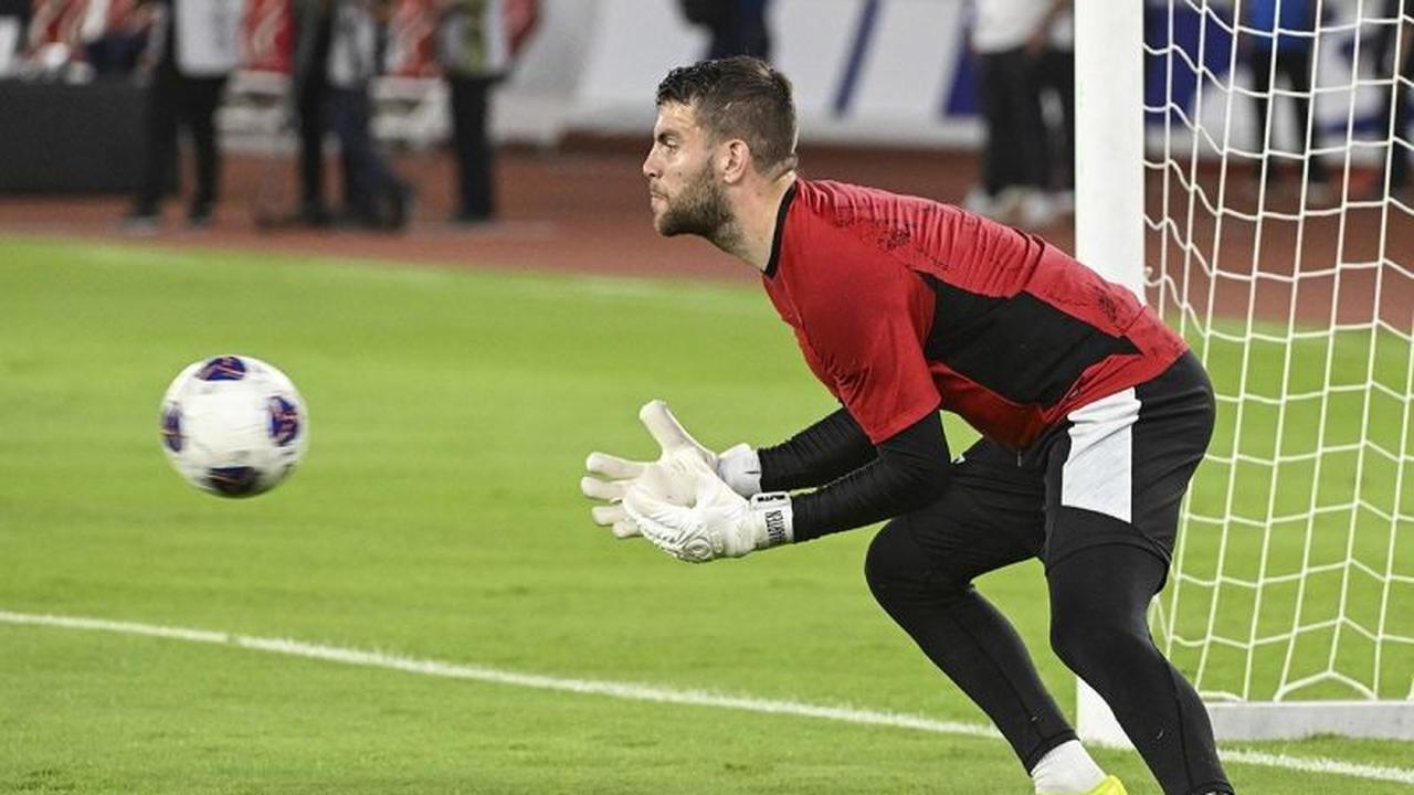 Maarten Paes Cetak Clean Sheet, Dean James Kembali Bermain di Liga Belanda