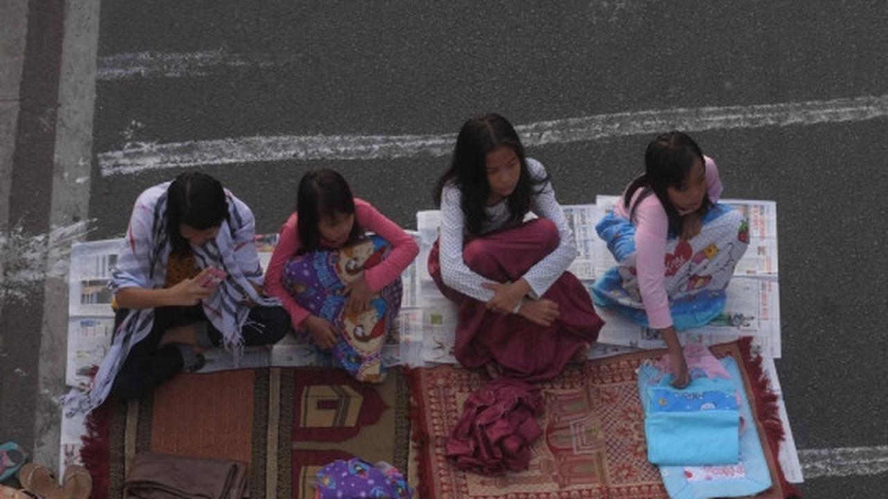 Ribuan warga Jatinegara gelar salat Idul Adha di jalan raya