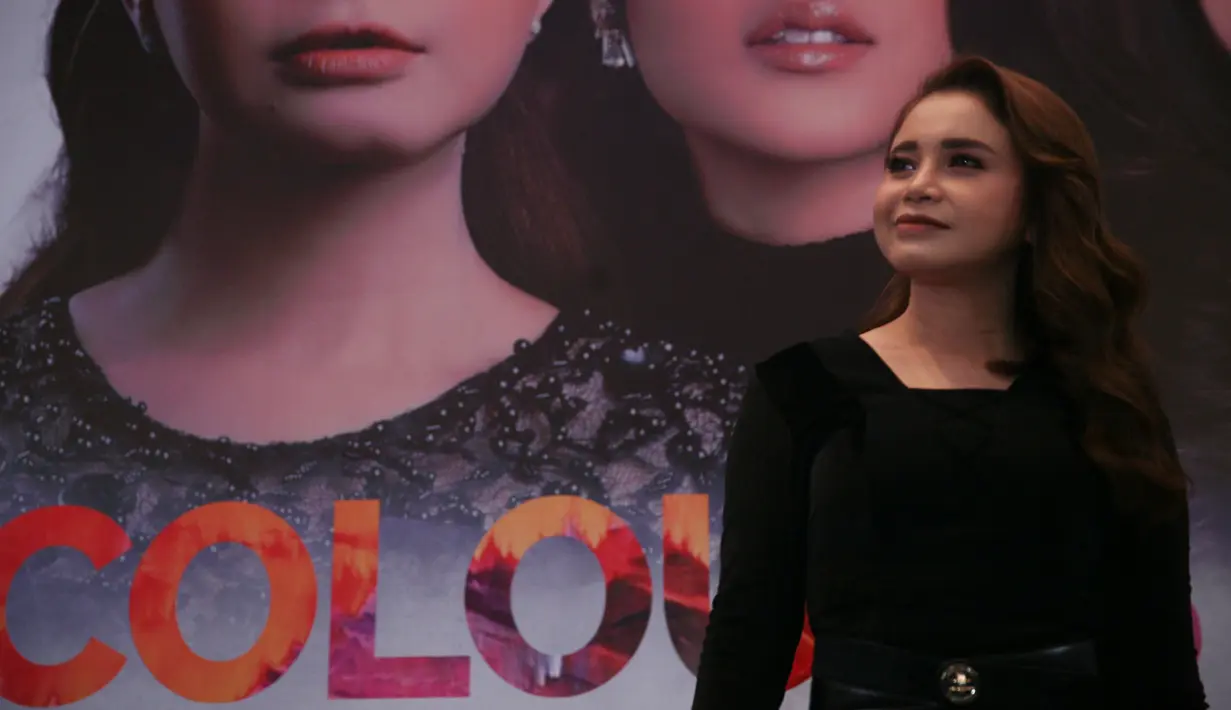 Masing-masing diva ini memang punya ciri khas tersendiri. Rossa dan Krisdayanti terlebih dahulu hadir dengan soundtrack mereka, yakni Ayat Ayat Cinta 2 dan Bulan Dikekang Malam. (Nurwahyunan/Bintang.com)