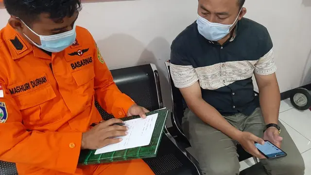 Keluarga korban meminta pertolongan ke Basarnas Tarakan. Foto istimewa