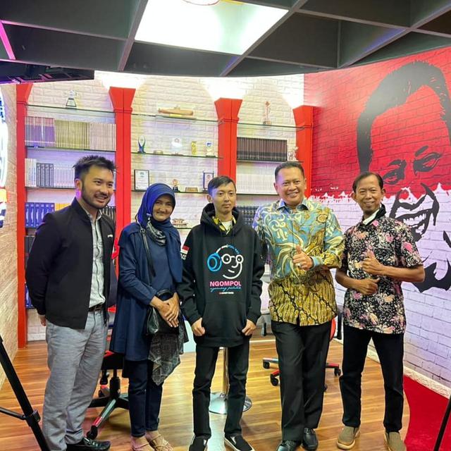 Semakin Tenar, Ini 6 Potret Ghozali Everyday Bareng Publik Figur