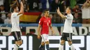 Mesut Ozil (kanan) dan rekannya Jonas Hector merayakan gol saat ke gawang Norwegia pada laga grup C kualifikasi Piala Dunia 2018 di Mercedes-Benz Arena, Stuttgart, (4/9/2017). Jerman menang 6-0. (AP/Michael Probst)