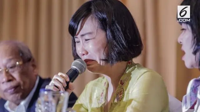 Veronica Tan, istri Ahok tak kuasa menahan air mata saat membacakan surat yang ditulis oleh pria bernama lengkap Basuki Tjahaja Purnama dari jeruji penjara.