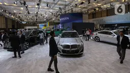 The All New 5 BMW hadir dengan tampilan mewah dengan ciri khas double kidney grill. (Liputan6.com/Angga Yuniar)