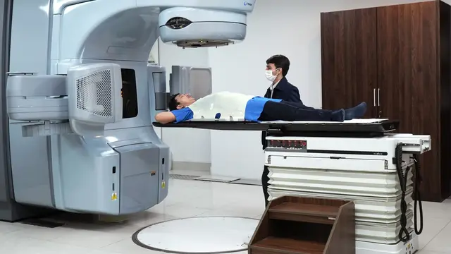 LINAC dan Brachytherapy untuk  Pengobatan Kanker