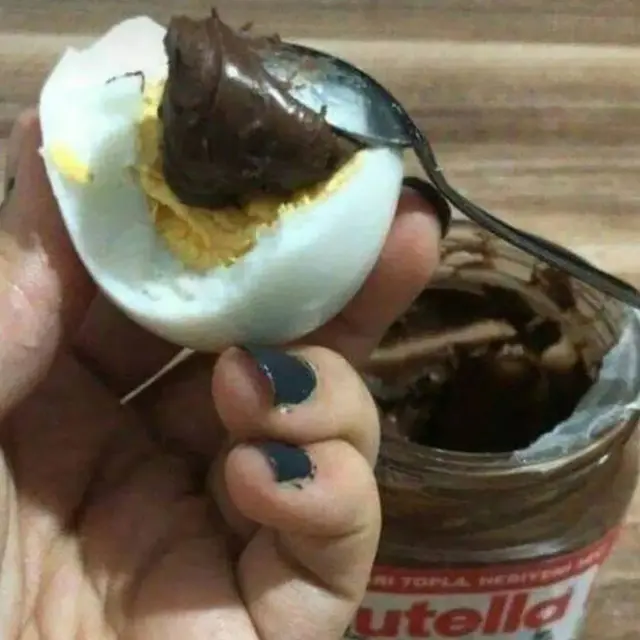 6 Potret Perpaduan Cokelat dengan Makanan Tak Biasa Ini Nyeleneh Banget