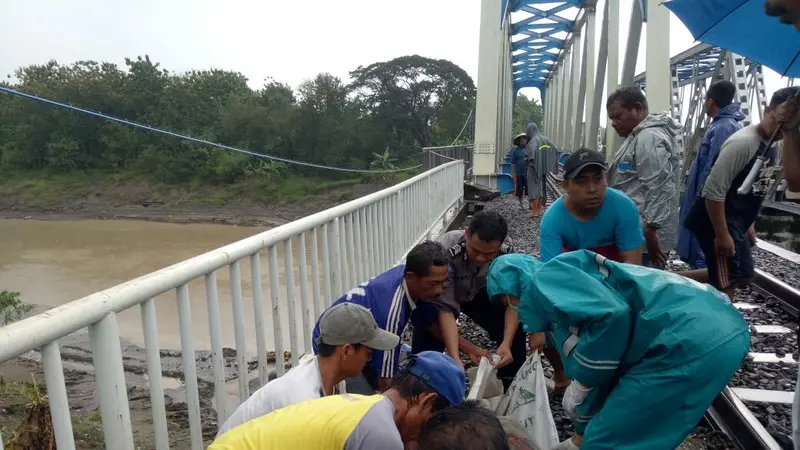 Hendak Berlindung dari Hujan, 3 Petani Malah Disambar Kereta