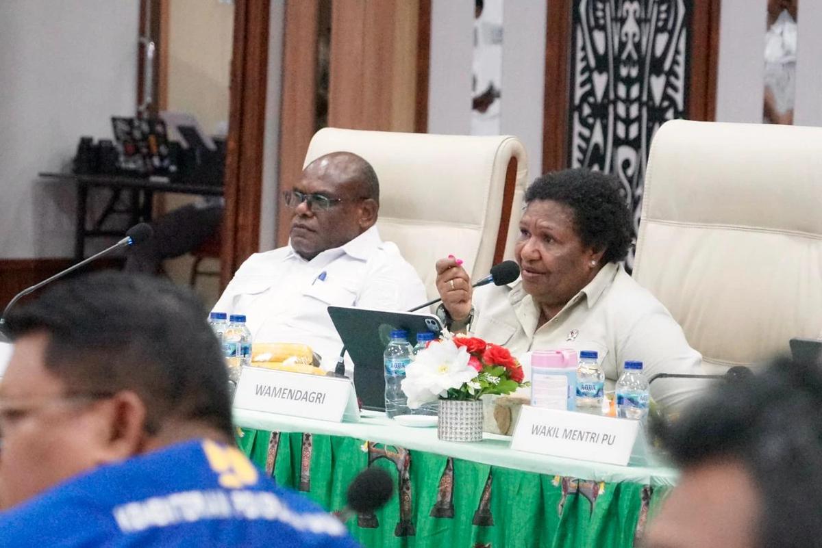 Wamendagri Ribka Haluk Kebut Pembangunan Infrastruktur DOB Papua Tengah