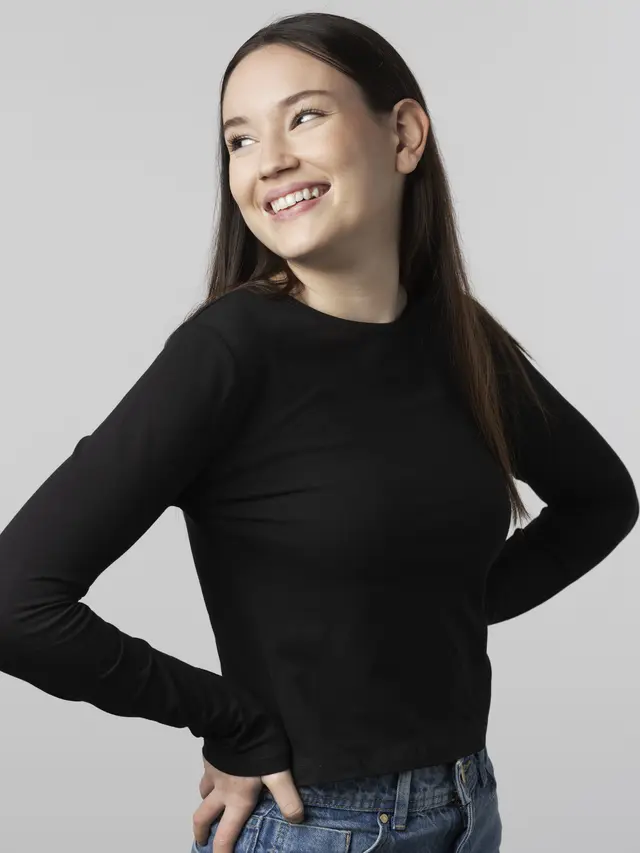 Ilustrasi Pakaian Berwarna Gelap