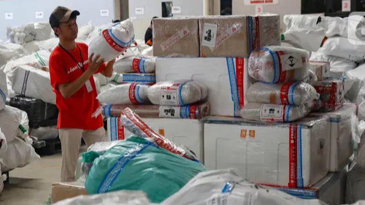 Paket Terlambat Saat Libur Tahun Baru? Cek di Sini Jadwal Operasional J&T, JNE hingga SiCepat
