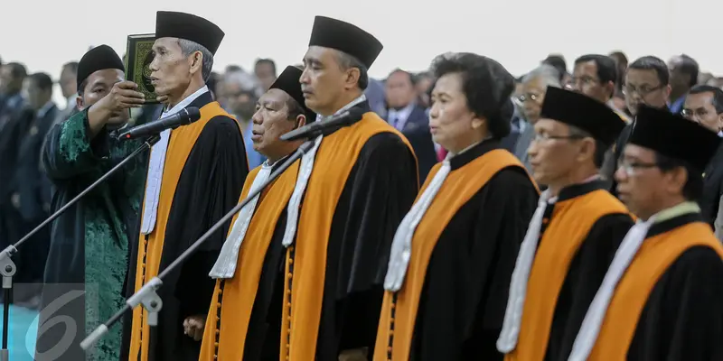 20150805-MA Lantik Enam Hakim Agung Baru-Jakarta