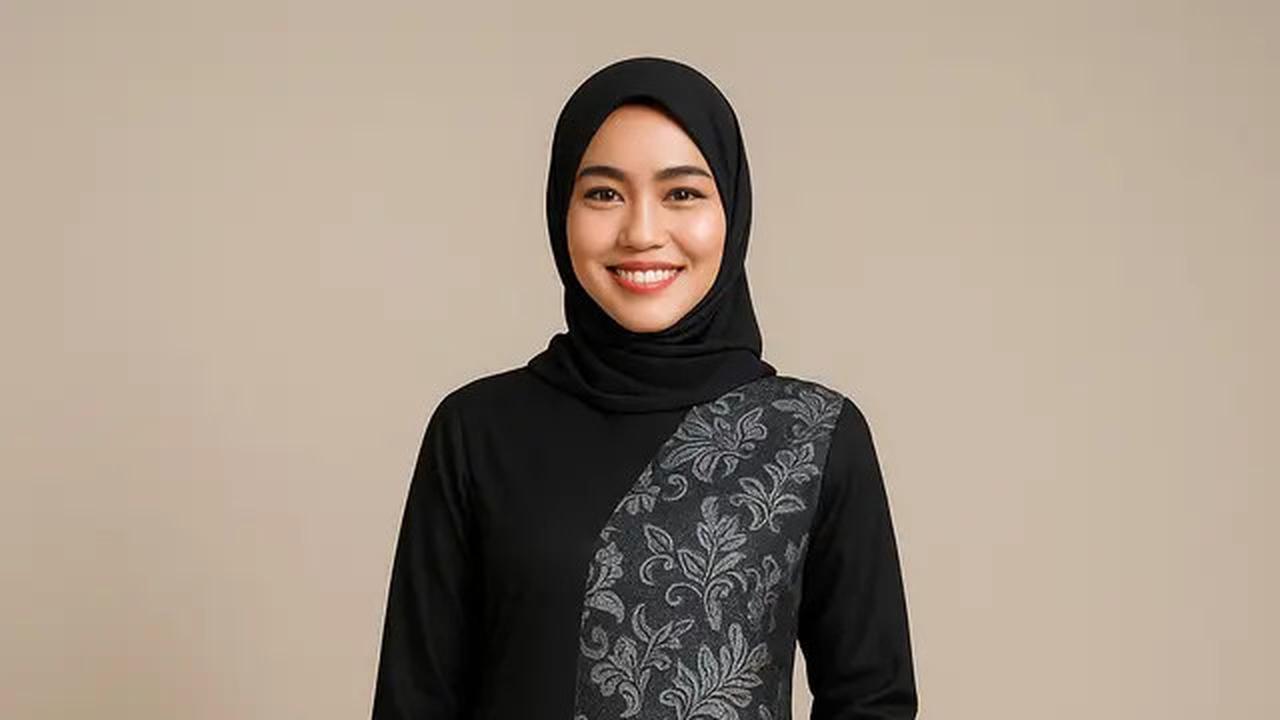 10 Model Gamis Batik Kombinasi Hitam Polos dan Silver, Jadi Outfit Kece Selama 2025