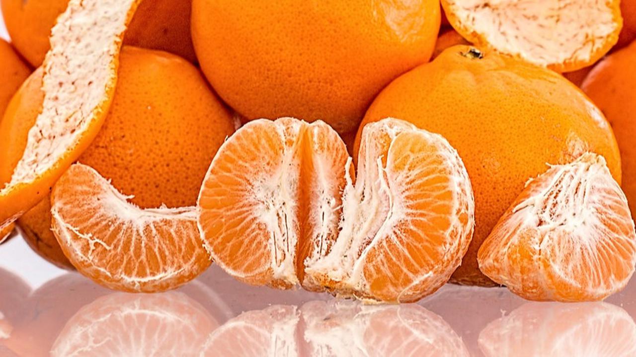 10 Jus Buah Pelancar Haid, Ketahui Kandungan dan Manfaatnya