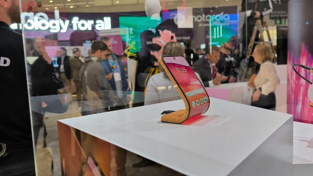 Motorola Rollable Phone