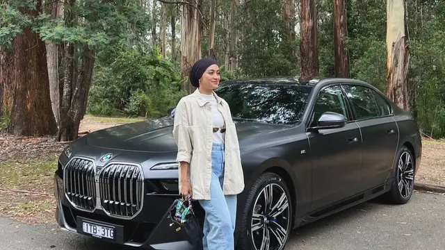 Pilihan outfit traveling ala Ayudia Bing Slamet yang bisa dijadikan inspirasi (Instagram/@ayudiac)