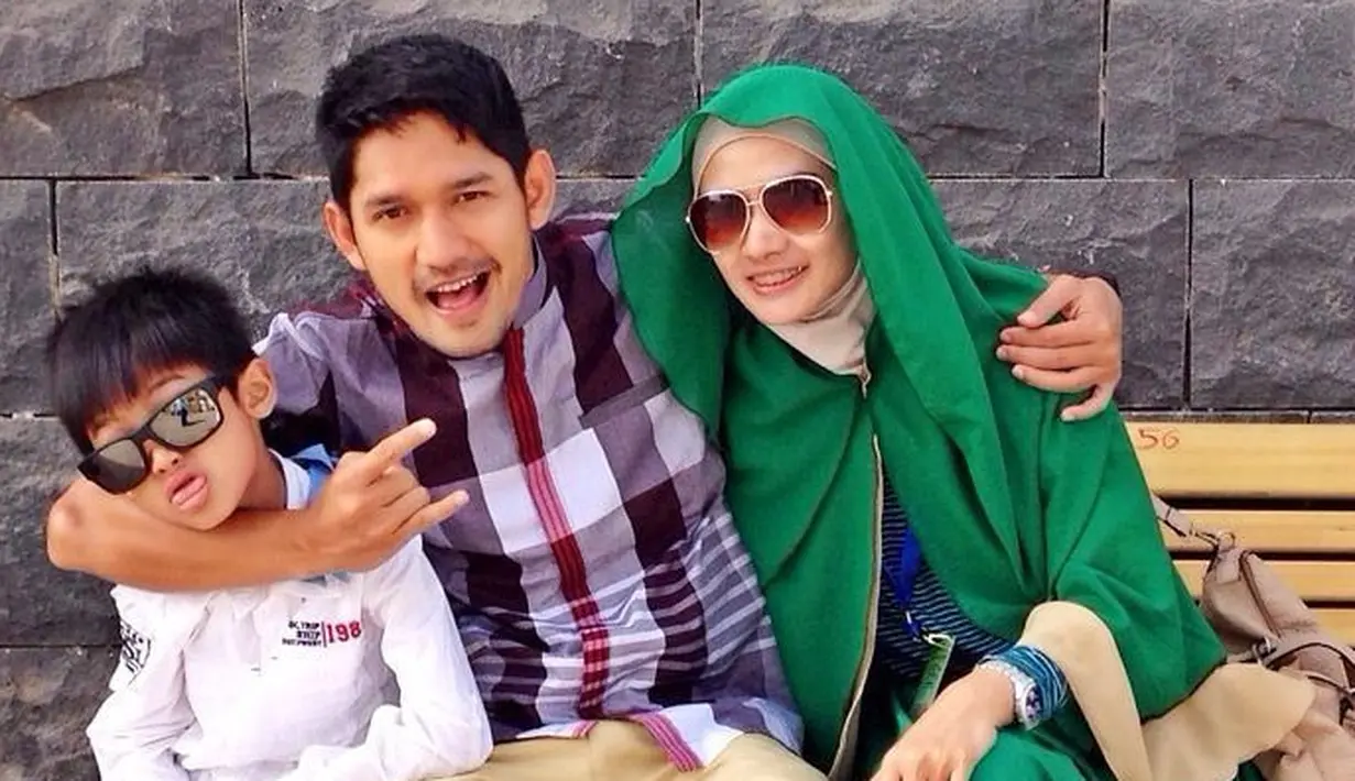 Di tahun lau, Ade Maya sempat melayangkan gugatan cerai namun diurungkan oleh keduanya dan Ibnu pun sempat menggugat cerai balik. Dan lagi-lagi sempat diurungkan lagi karena memikirkan sang buah hati. (Instagram/ibnujamilo)