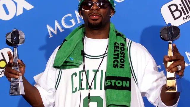 R Kelly pada 2001. (AP Photo/Eric Jamison, File)