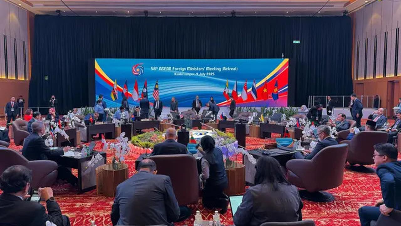 Menlu RI Desak ASEAN Satu Suara Tangani Krisis Myanmar dan Kejahatan Siber
