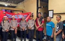 Personel Polri Berbagi Sukacita, Salurkan Bingkisan Natal Polri Jayapura untuk Tahanan dan Masyarakat