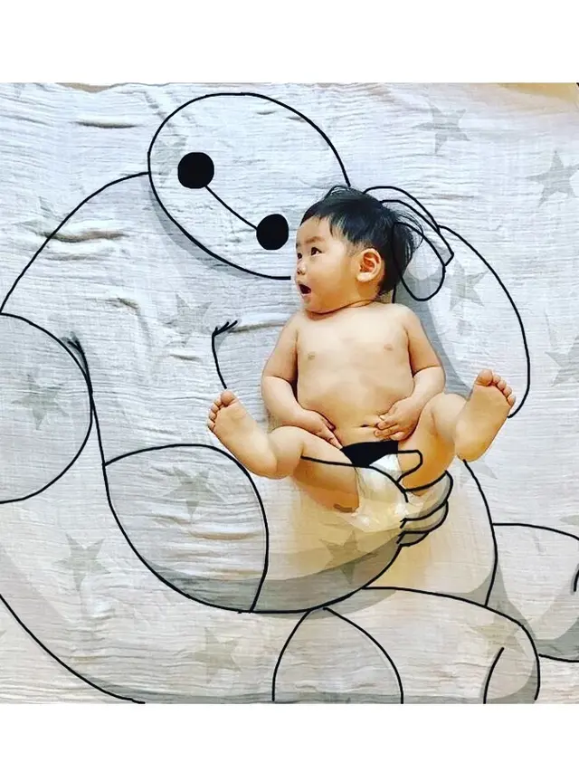 Kreatif Abis, Bapak Ini Sketsa Foto Anak Jadi Bentuk Anime