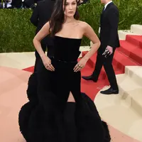 Wajah baru didunia modeling dunia, Bella Hadid sedang menjadi topik paling hangat untuk diperbincangkan oleh segelintir netizen. (AFP/Bintang.com)