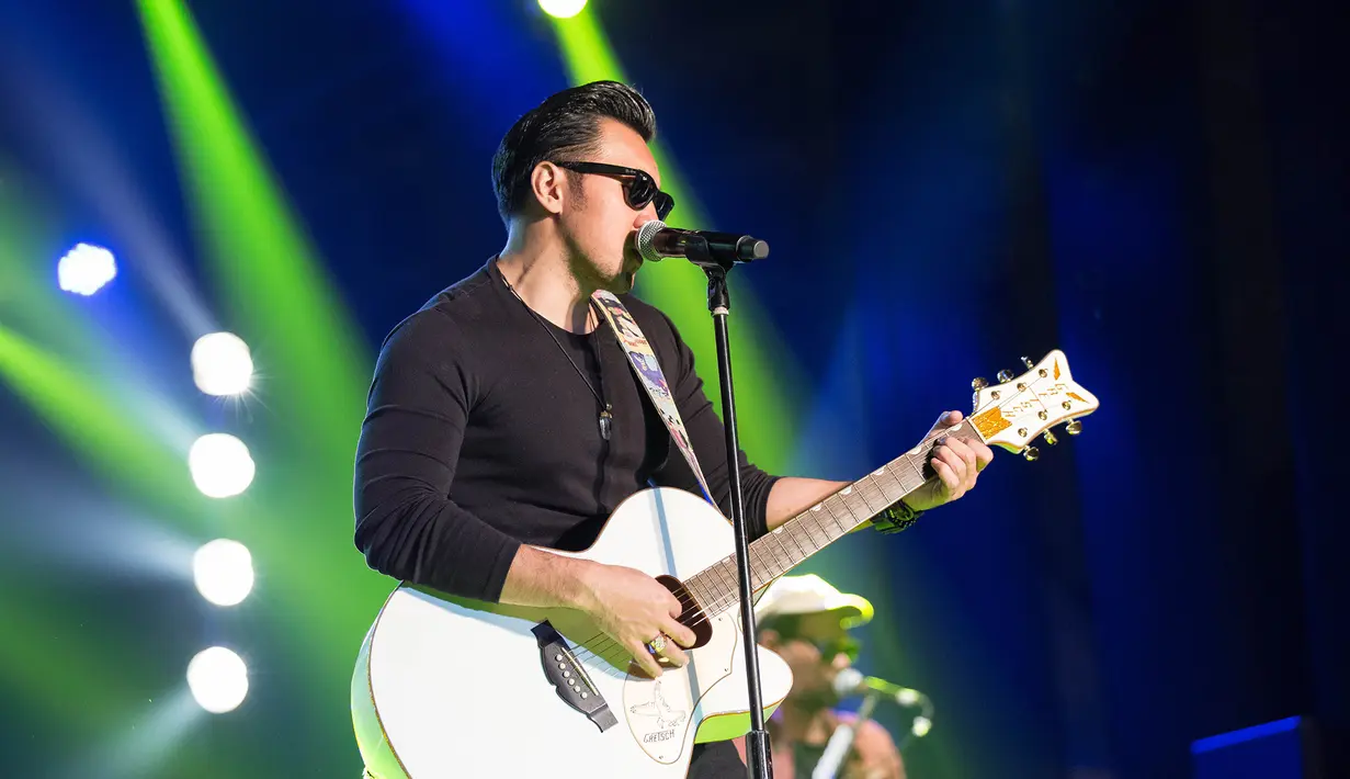 Oktober 1995, David bersama dengan Emil, Jarwo, Chandra dan Pepeng membuat band Naif. (Dezmond Manullang/Bintang.com)