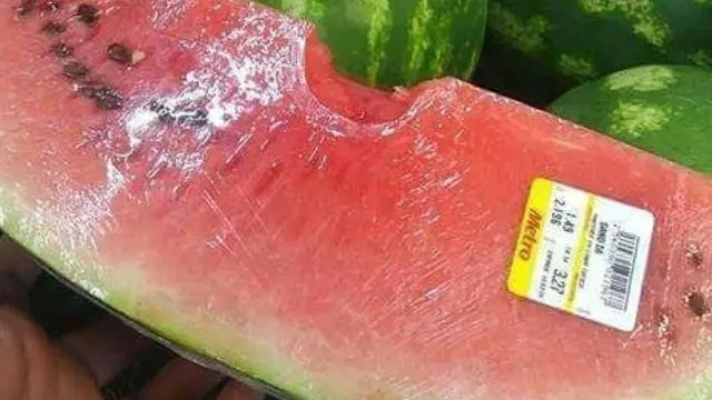 6 Momen Apes Beli Buah, Dari Terjatuh di Jalan Hingga Tak Berisi