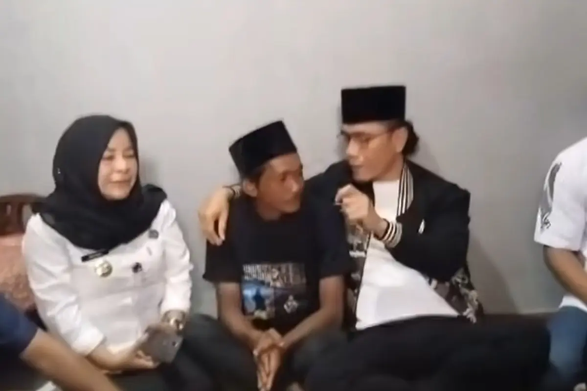 Gus Miftah Temui Penjual Es Teh