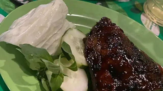 Ayam Bakar Pak Peyok