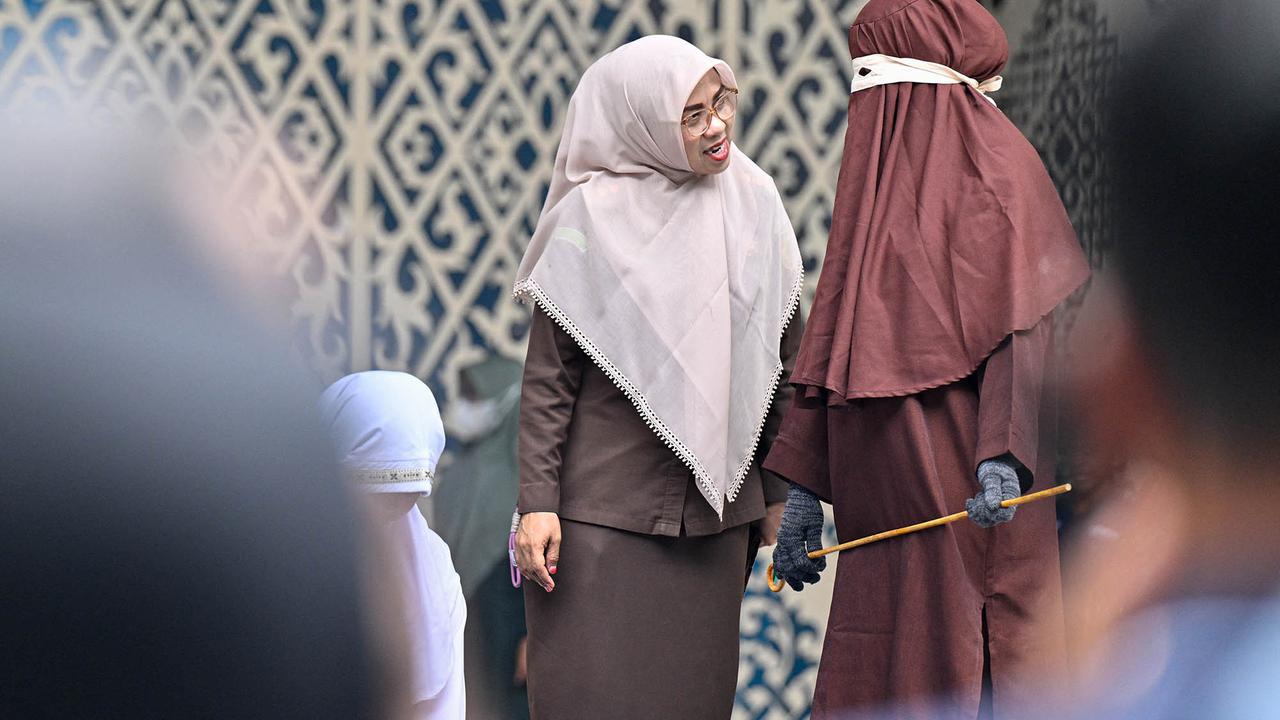 11 Pelanggar Syariat Islam Jalani Hukuman Cambuk di Banda Aceh