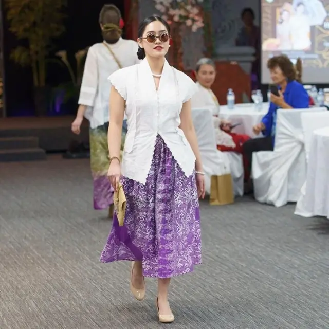 Kebaya Noni Sukses Bikin Kagum di Amerika Serikat dan Kanada