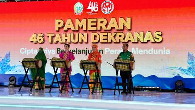 Pesona Baju Bodo Warnai Puncak Syukuran 46 Tahun Dekranas di Makassar