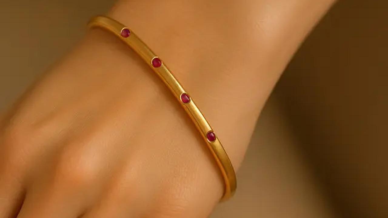 7 Model Gelang Emas untuk Usia 40 Tahun, Simpel tapi Elegan