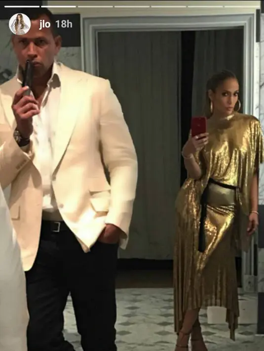 Setelah berjalan-jalan ke berbagai tempat, JLo dan A Rod pun melakukan makan malam romantis di kawasan Riviera, Perancis. Tak sampai di situ, keesokan harinya mereka masih melanjutkan perjalanan liburannya. (Instagram/Jlo)