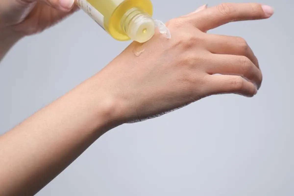 Perbedaan Body Oil dan Body Serum