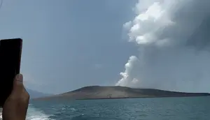 Anak Krakatau Mendadak Tenang Usai Teror Abu