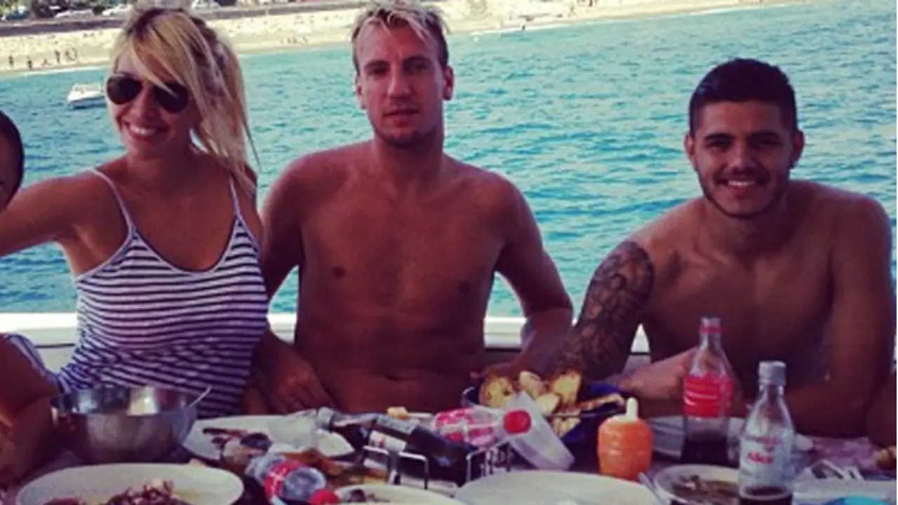 Wanda Nara (kiri), Maxi Lopez (tengah) dan Mauro Icardi (101greatgoals)