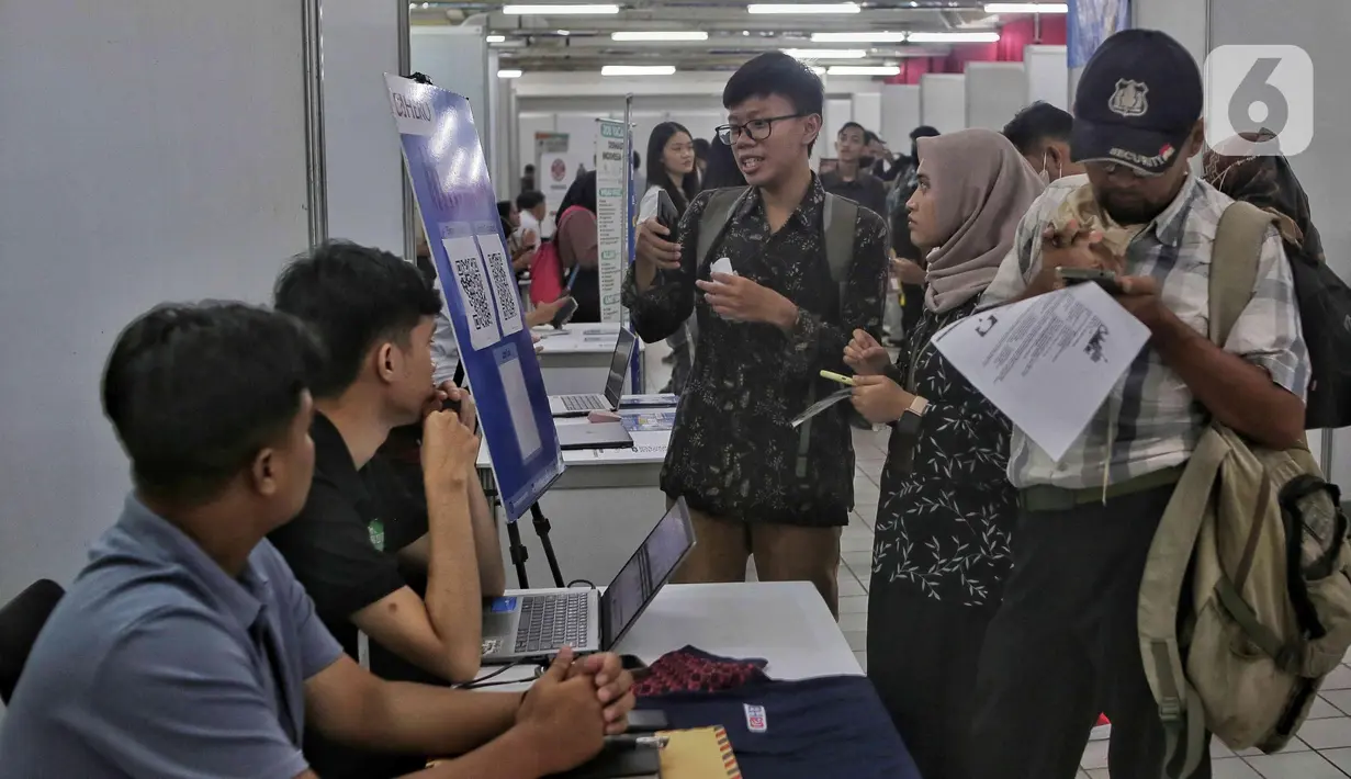 Gelaran bursa kerja yang digelar di Pusat Perbelanjaan Thamrin City, Tanah Abang hingga Kamis (13/3/2025). (Liputan6.com/Angga Yuniar)