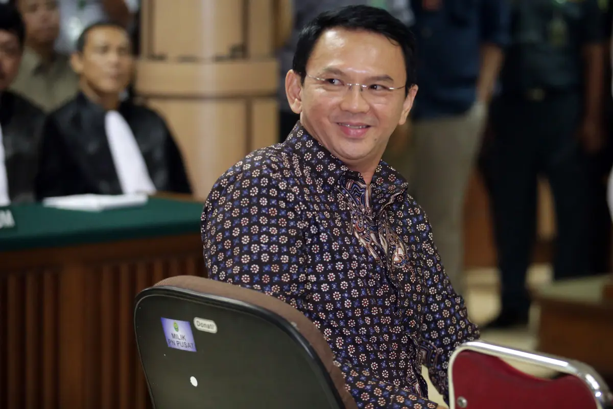 20161227-Hakim Bacakan Putusan Sela dalam Sidang Ahok-Jakarta