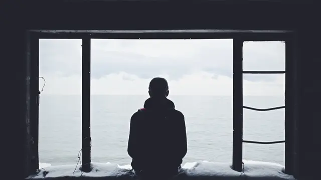 Ilustrasi sendirian atau menyendiri. Unsplash/Noah Silliman