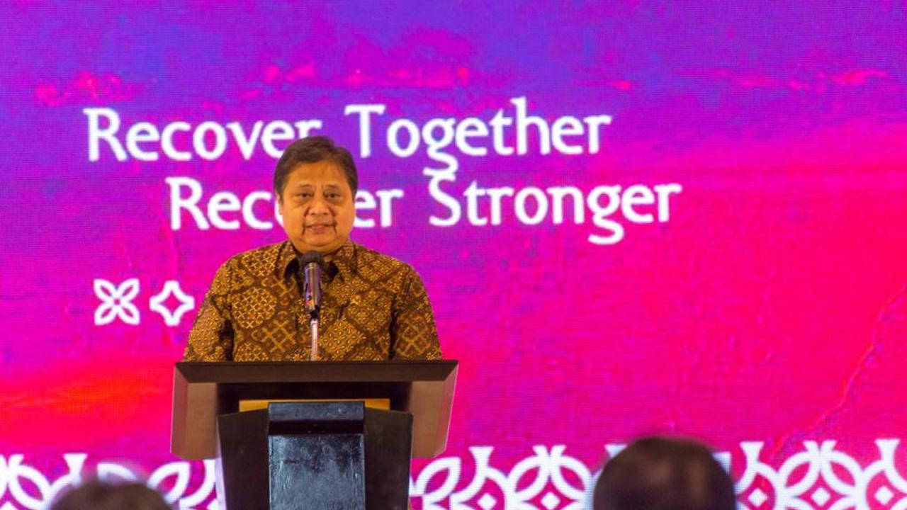 Menteri Koordinator Bidang Perekonomian Airlangga Hartarto yang hadir mewakili Presiden Joko Widodo menyambut baik upaya universitas dan think tank yang diselenggarakan melalui Engagement Group Think 20 (T20) dan Science 20 (S20).  (Dok ekon.go.id)