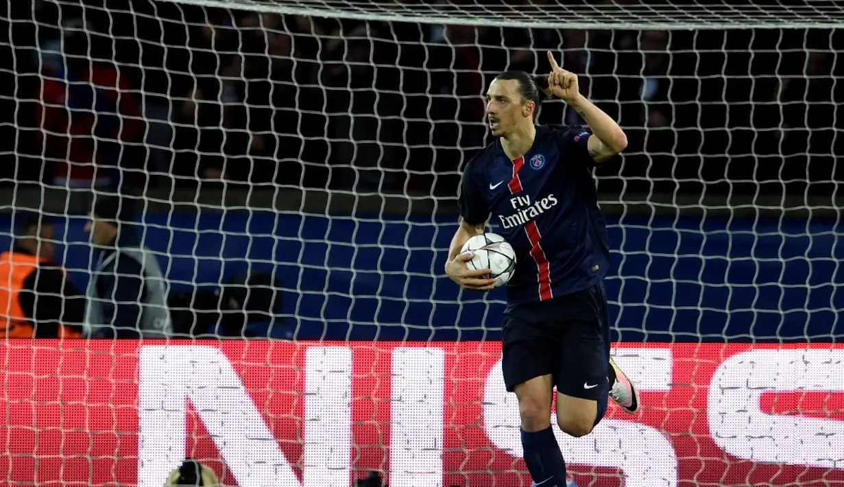 Ekspresi striker PSG, Zlatan Ibrahimovic, setelah mencetak gol ke gawang Manchester City pada leg pertama perempat final Liga Champions di Stadion Parc des Princes, Paris, Kamis (7/4/2016) dini hari WIB. (AFP/Miguel Medina)