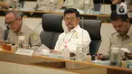 Menteri Pertanian (Mentan) Syahrul Yasin Limpo mengikuti rapat kerja dengan Komisi IV DPR di Kompleks Parlemen Senayan, Jakarta, Senin (16/1/2023). Raker tersebut membahas mengenai Kinerja Kementerian Pertanian mulai dari program-program kerja yang tidak memberikan dampak signifikan terhadap petani, hingga data stok pangan yang berbeda. (Liputan6.com/Faizal Fanani)