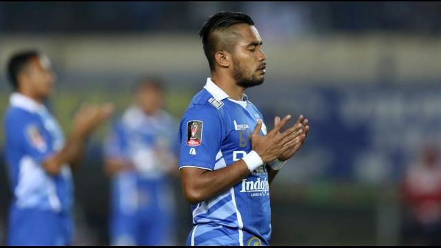 Striker Persib Bandung di Piala Presiden 2015 mengungkapkan hal yang membuat dirinya kesal.