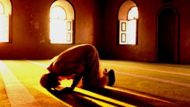 7 Manfaat Gerakan Sholat Bagi Kesehatan, Dapat Melancarkan Peredaran Darah